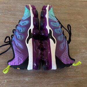 Nike Women's Air VaporMax Plus 'Hyper Violet' in Size 9